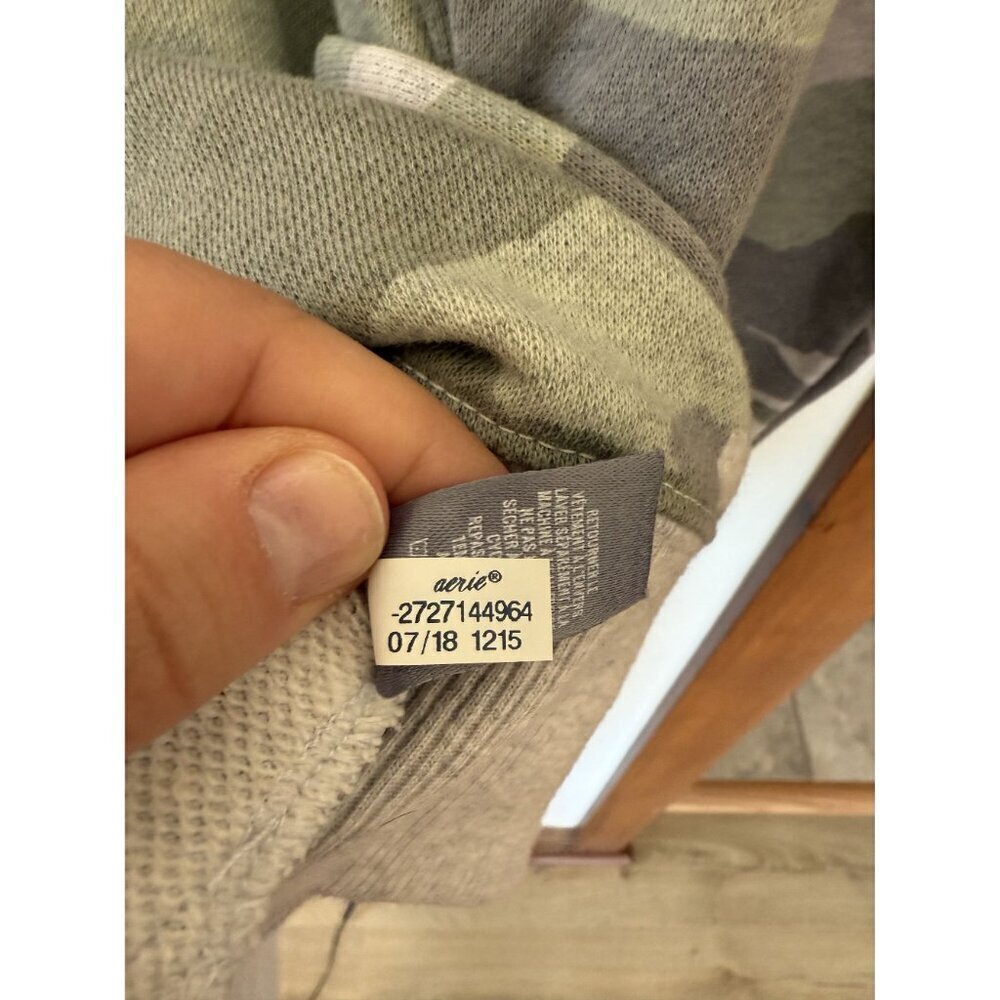 Aerie Women's Oversized Camo Crewneck Sweatshirt Jumper Size Small - Picture 4 of 6